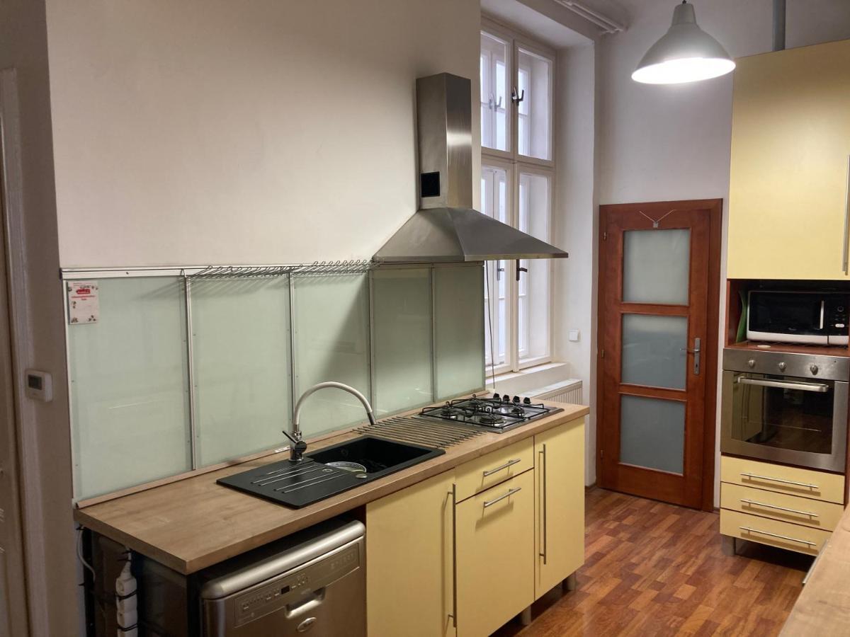 Downtown 3 Bdr Charm - Walk To All Attractions Bratislava Exterior foto